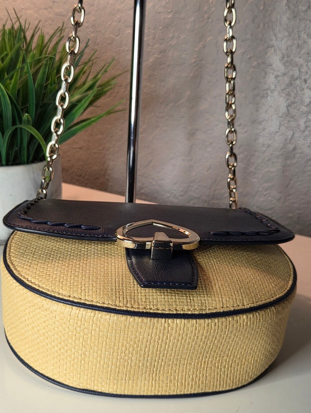 Kate Spade Robyn Straw Medium Chain Saddle Bag Navy Cream WKRU6847 EUC - Picture 7 of 16